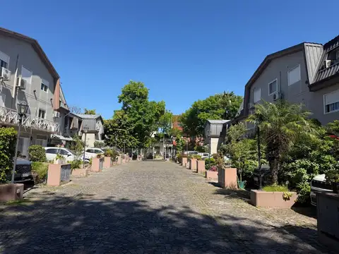 Ph tipo duplex 3 amb con cochera y patio en venta en Versailles APTO CRÉDITO