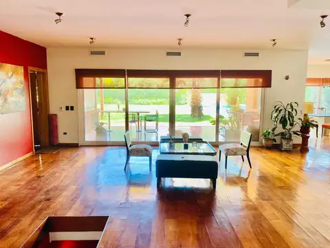Casa en Venta en La Lonja, USD 350.000