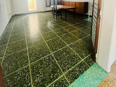 Depto Tipo Casa en Alquiler en Lanús Este, $ 890.000