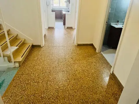 Depto Tipo Casa en Alquiler 45 años