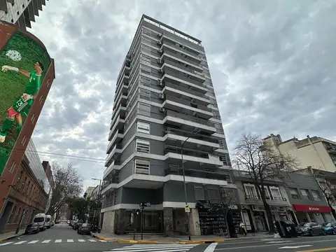 Departamento 4 ambientes al frente en venta en Av. Martin García al 600 Barracas CABA