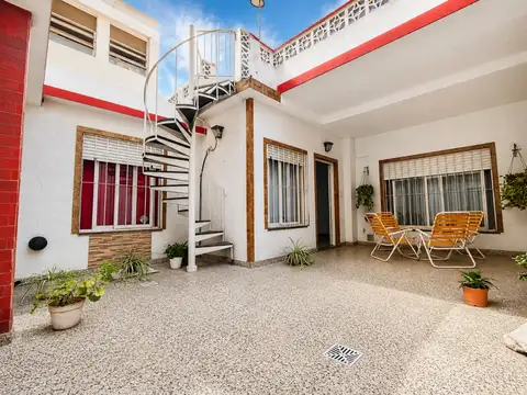 VENTA PH 3/4 AMB-PATIO Y TERRAZA- S/EXPENSAS