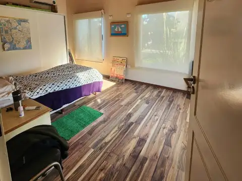 Casa en Alquiler con 3 cocheras