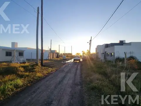 Lote de 477 m2 en venta, Villa Castells