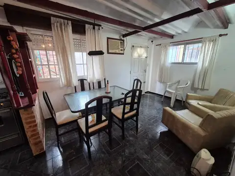 VENTA CASA 3 AMBIENTES PILETA COCHERA BERAZATEGUI