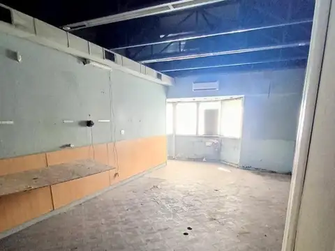 DEPOSITO U OFICINA EN LINIERS PLANTA ALTA  AV RIVADAVIA