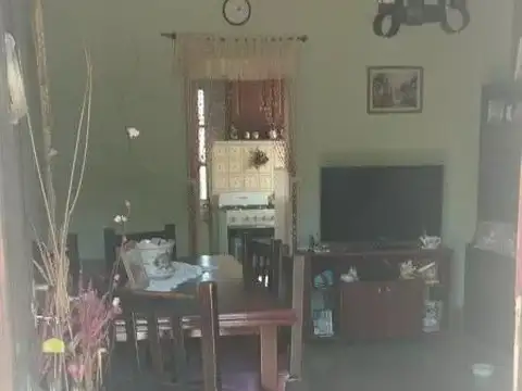 Casa en venta - 3 Dormitorios 2 Baños - 900Mts2 - Chacabuco