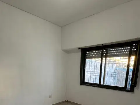 Depto Tipo Casa en Venta en Villa Luzuriaga, USD 55.000