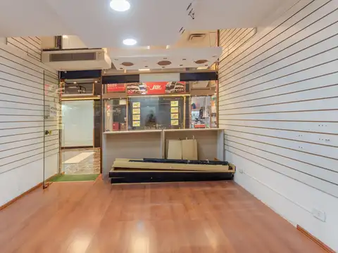 Local en Alquiler en FLORIDA Y CORRIENTES. Galeria Central a metros de la entrada