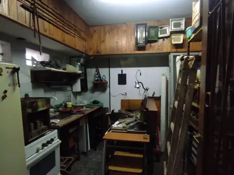 Casa 6 ambientes con 2 baños