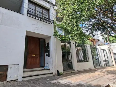 Depto alquiler 3 dorm Rivadavia frente a la plaza Legislatur