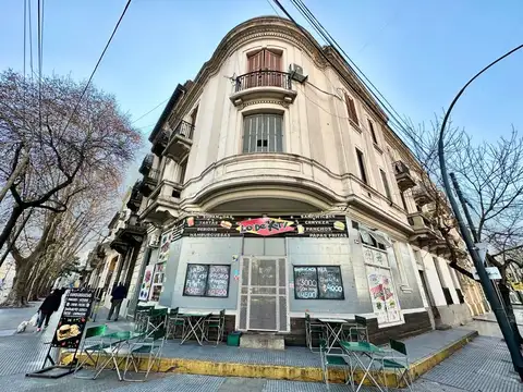 Avenida Almirante Brown 600