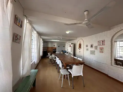 Casa en venta - 4 Dormitorios 3 Baños - Tandil