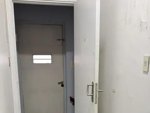 Oficina 4 ambientes con 2 baños