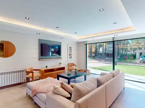 Casa en venta 7 ambientes con pileta y cochera en Barrio La Herradura Pinamar