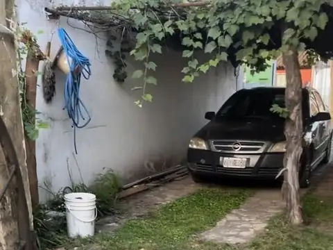 Casa 3 ambientes con 1 baño