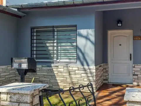 Casa 4 ambientes con 1 baño
