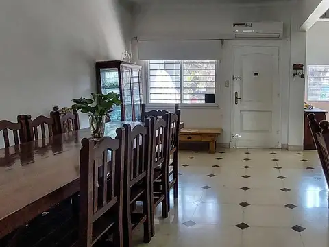 Casa en una plata c/ gran jardín venta en Saavedra
