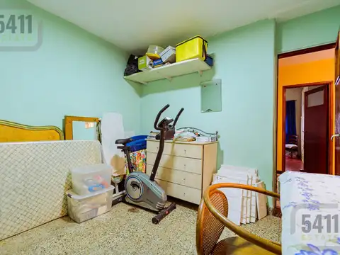 Venta Casa 5 ambientes al frente Orientacion Norte en Velez Sarsfield