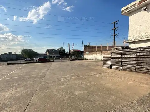 Galpon en Venta en Bernal Oeste, USD 2.500.000