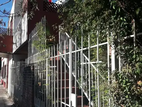 Depto Tipo Casa en Alquiler de 2 ambientes