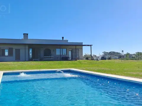 LDO. Alquiler Temporal Casa 4 amb Pileta 2,13 has Barrio Privado El Chajá Exaltación de la Cruz