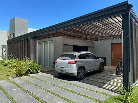 Casa en Alquiler de 3 dormitorios