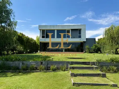 CASA A LA VENTA MARINAS PUERTOS DEL LAGO A LA LAGUNA