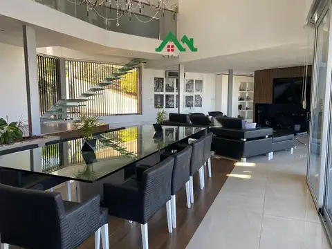 Casa en venta en La Rufina – 4 dormitorios, pileta y vistas únicas a las sierras