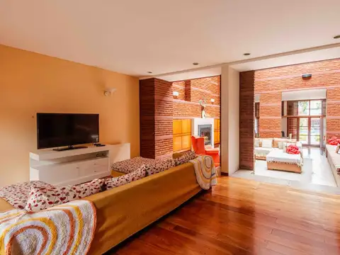 Casa 6 ambientes con 6 baños