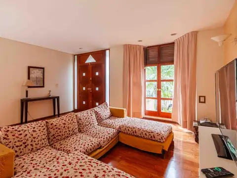 Casa en Venta en Vicente Lopez Vias / Maipu, USD 770.000