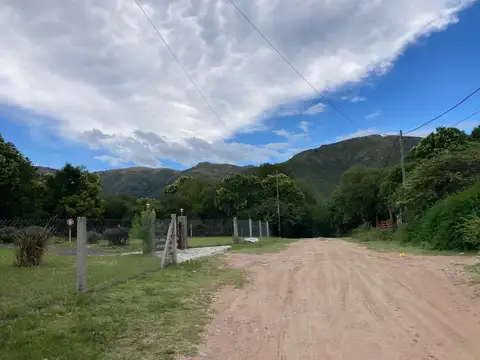 EN VENTA  CASA MAS DPTO EN HUERTA GRANDE