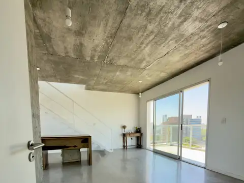 Oficina Tipo Triplex, Con Terraza, Doble Balcon, En Venta