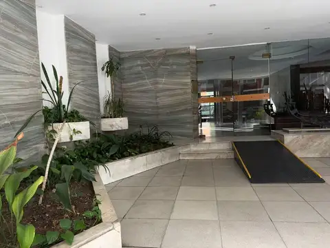 Aristóbulo del Valle 100