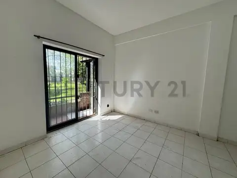 Avenida Monteverde 2400, Piso 0