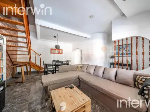 Casa en Alquiler con 1 cochera