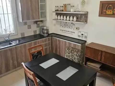 Casa 5 ambientes con 3 baños