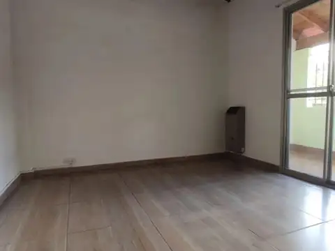 Depto Tipo Casa en Alquiler de 1 dormitorio