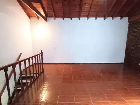 Tipo Casa 2 Amb. P.B. C/Patio, Lateral. Sin Expensas.