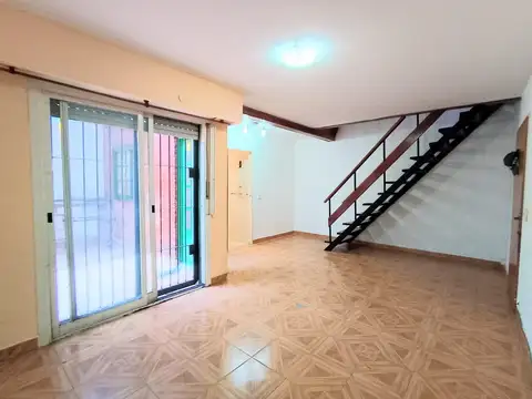 Hungria 1000, Piso P.B