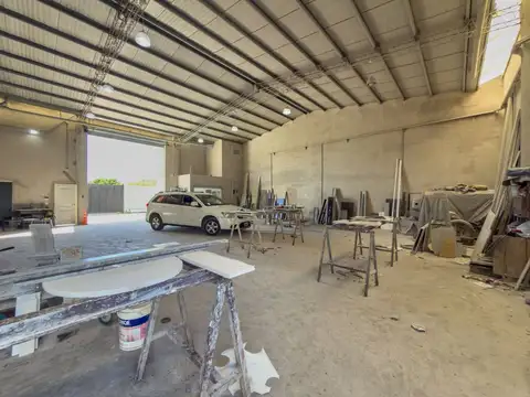 Galpon en Venta en Los Hornos, USD 300.000