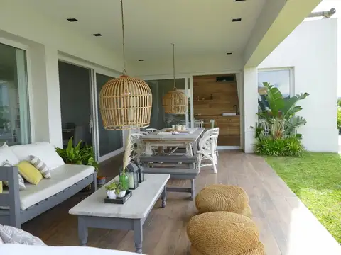 Casa en Alquiler Temporal en Barbarita, USD 7.500
