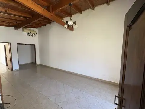 CASA AMPLIA EN ALQUILER EN LIBERTAD
