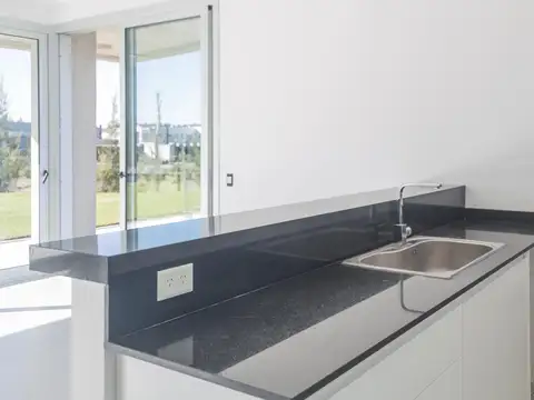 Departamento 4 ambientes con 3 baños
