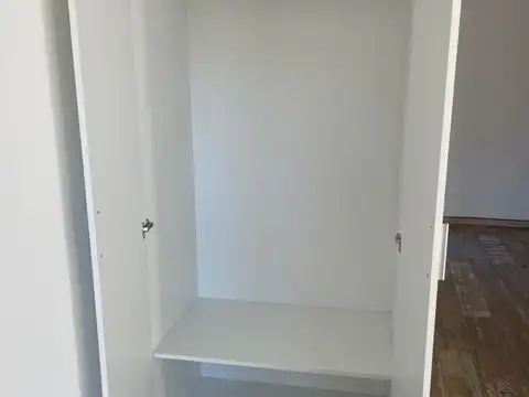 Venta de Monoambente con Patio y Cochera en Banfield.