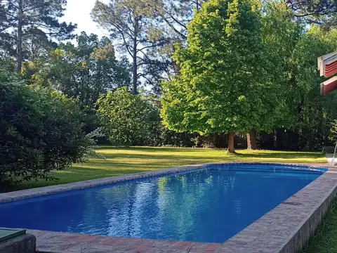 Quinta en Alquiler Temporal con 1 cochera