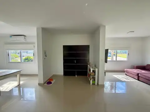 Casa en Venta en Lujan, USD 250.000