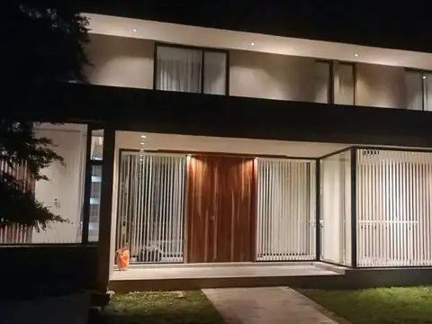 Casa 7 ambientes con 7 baños