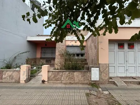 TERRENO CON 3 PROPIEDADES EN VILLA MARÍA | OPORTUNIDAD DE INVERSIÓN