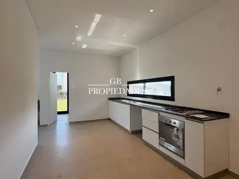 Venta de Casa 5 Ambientes en Santa Lucia, Pilar